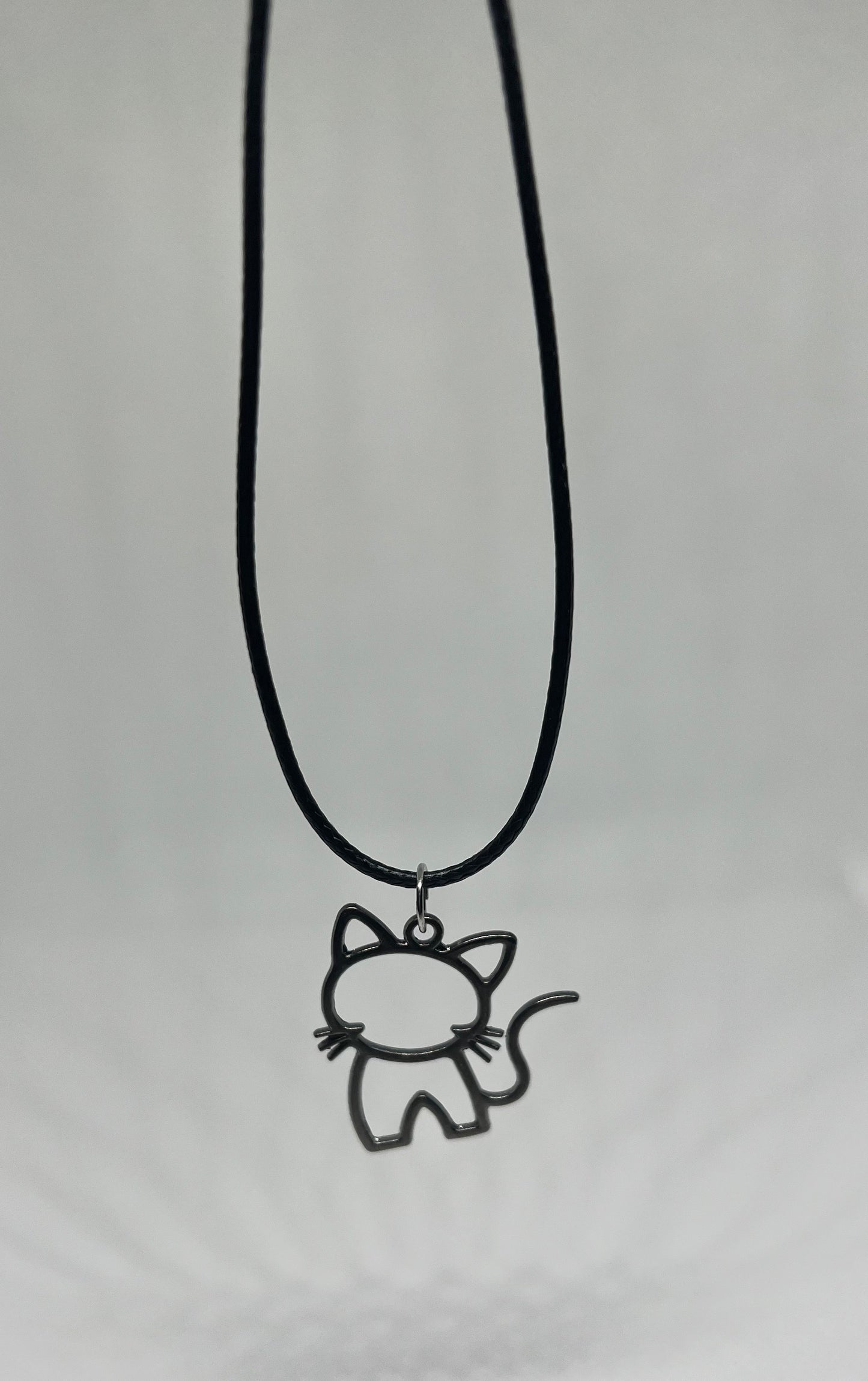 Kitty Outlined Necklace